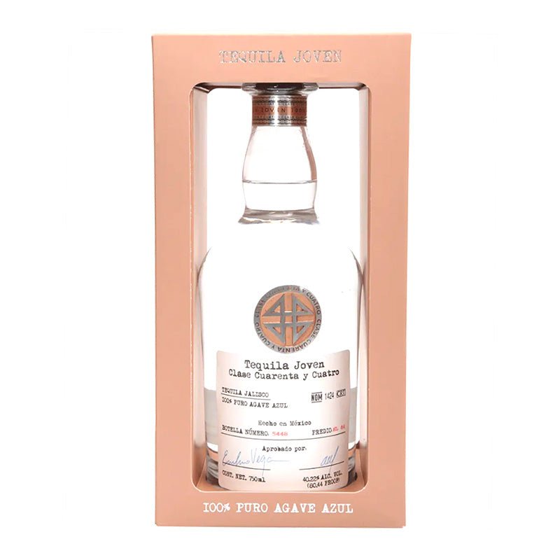 Clase Cuarenta y Cuatro Joven Tequila 750ml