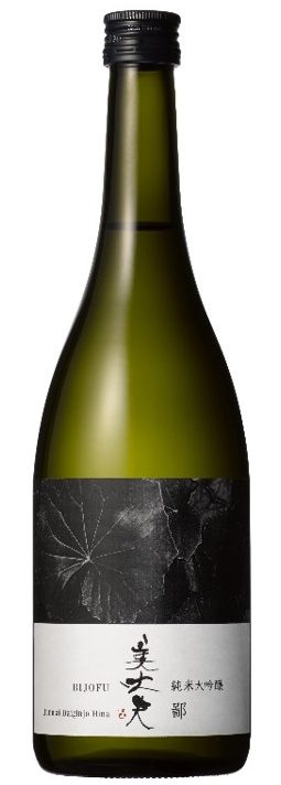 Bijofu Hina The Gentleman Junmai Daiginjo Sake (720ML)  Front Bottle Shot