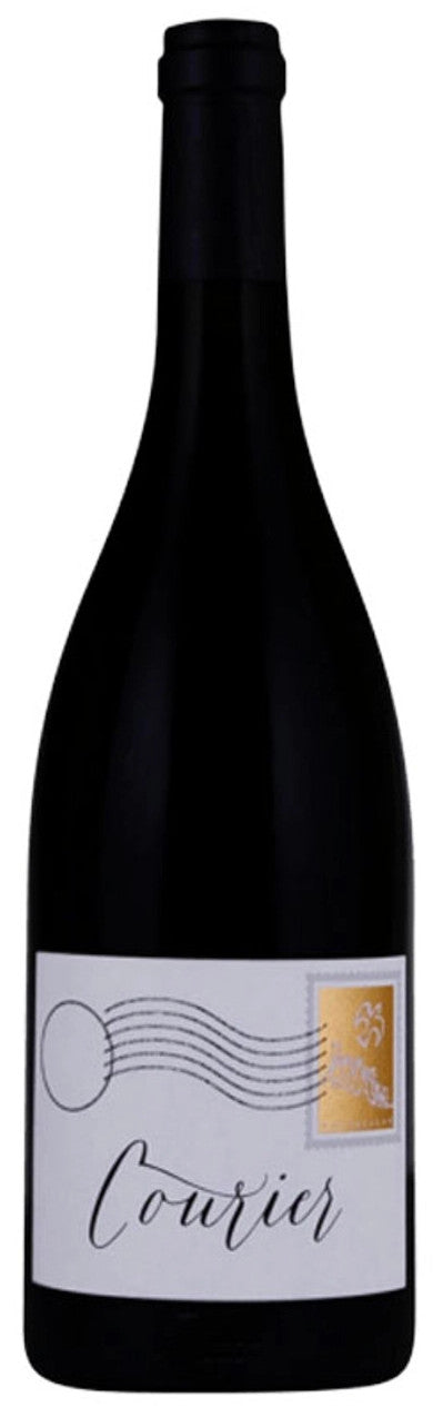 Courier Cotes Catalanes Rouge 2018  Front Bottle Shot